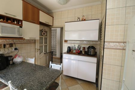 Casa à venda com 376m², 3 quartos e 3 vagasCozinha