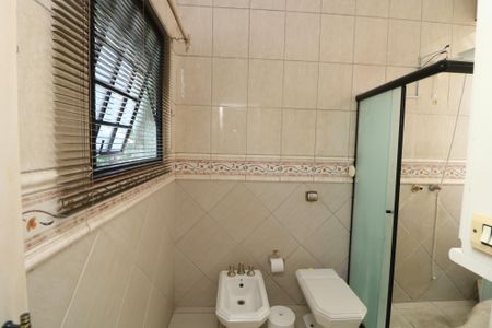 Casa à venda com 376m², 3 quartos e 3 vagasBanheiro da Suíte