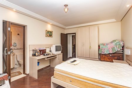 Casa à venda com 200m², 3 quartos e 2 vagasSuíte 2