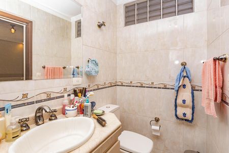 Casa à venda com 200m², 3 quartos e 2 vagasBanheiro da Suíte 2