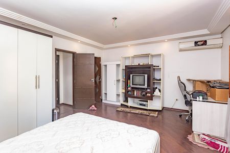 Casa à venda com 200m², 3 quartos e 2 vagasSuíte 1