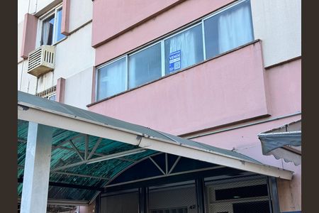 Apartamento à venda com 110m², 3 quartos e sem vagaplaquinha fachada