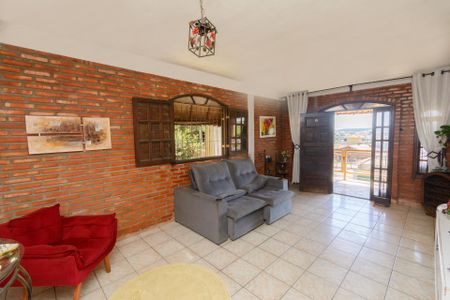Casa à venda com 360m², 3 quartos e 4 vagasSala