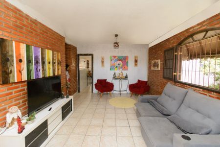 Casa à venda com 360m², 3 quartos e 4 vagasSala