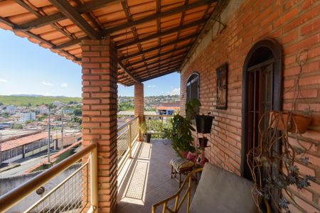 Casa à venda com 360m², 3 quartos e 4 vagasVaranda da Sala