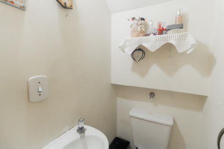 Casa de condomínio à venda com 60m², 2 quartos e 1 vagaLavabo