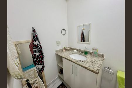 Apartamento à venda com 119m², 4 quartos e 2 vagasBanheiro da Suíte 1