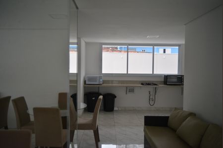 Apartamento à venda com 58m², 2 quartos e 1 vagaÁrea comum