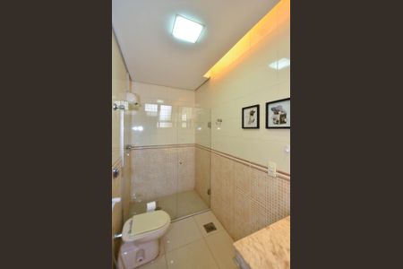 Casa à venda com 360m², 5 quartos e 4 vagas Casa à venda com 360m², 5 quartos e 4 vagasBanheiro suite3