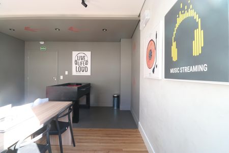 Apartamento à venda com 33m², 2 quartos e sem vagaÁrea comum