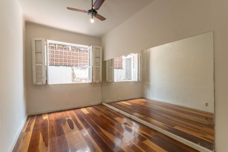 Casa à venda com 160m², 5 quartos e sem vaga Casa à venda com 160m², 5 quartos e sem vagaQuarto 3