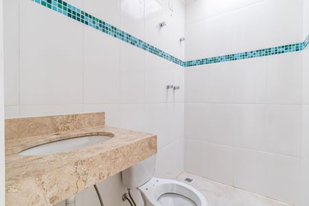 Casa à venda com 168m², 3 quartos e 6 vagasBanheiro social