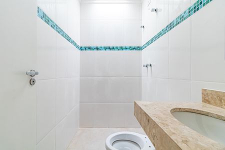 Casa à venda com 168m², 3 quartos e 6 vagasSuite - Banheiro