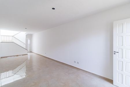 Casa à venda com 168m², 3 quartos e 6 vagasSala