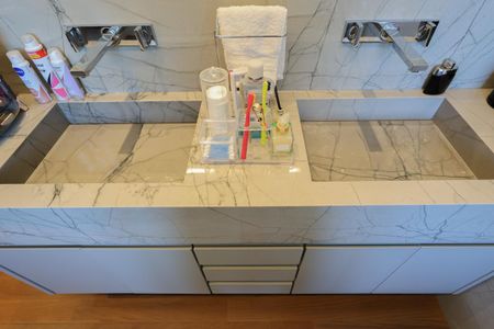 Apartamento à venda com 90m², 1 quarto e 2 vagas Apartamento à venda com 90m², 1 quarto e 2 vagasBanheiro da suíte