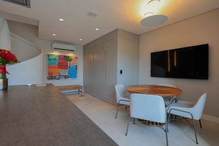 Apartamento à venda com 90m², 1 quarto e 2 vagas Apartamento à venda com 90m², 1 quarto e 2 vagasSala