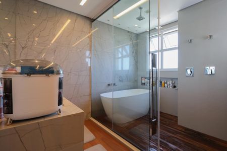 Apartamento à venda com 90m², 1 quarto e 2 vagas Apartamento à venda com 90m², 1 quarto e 2 vagasBanheiro da suíte