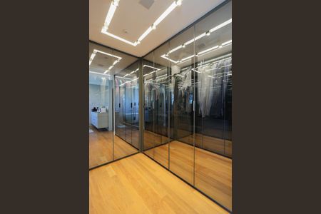 Apartamento à venda com 90m², 1 quarto e 2 vagas Apartamento à venda com 90m², 1 quarto e 2 vagasCloset da suíte