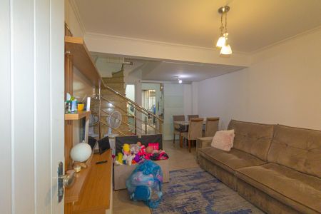 Casa de condomínio à venda com 70m², 2 quartos e 2 vagasSala