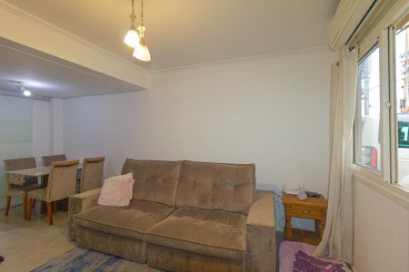 Casa de condomínio à venda com 70m², 2 quartos e 2 vagasSala