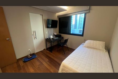 Apartamento à venda com 261m², 4 quartos e 4 vagasQuarto
