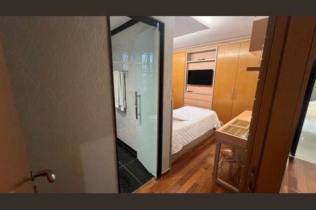 Apartamento à venda com 261m², 4 quartos e 4 vagasQuarto