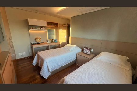 Apartamento à venda com 261m², 4 quartos e 4 vagasQuarto