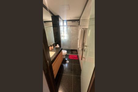Apartamento à venda com 261m², 4 quartos e 4 vagasBanheiro 2