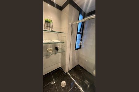 Apartamento à venda com 261m², 4 quartos e 4 vagasBanheiro