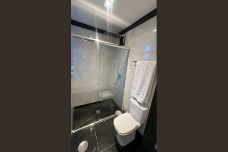 Apartamento à venda com 261m², 4 quartos e 4 vagasBanheiro