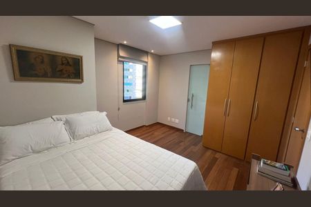 Apartamento à venda com 261m², 4 quartos e 4 vagasQuarto