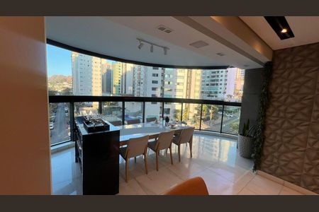 Apartamento à venda com 261m², 4 quartos e 4 vagasVaranda gourmet