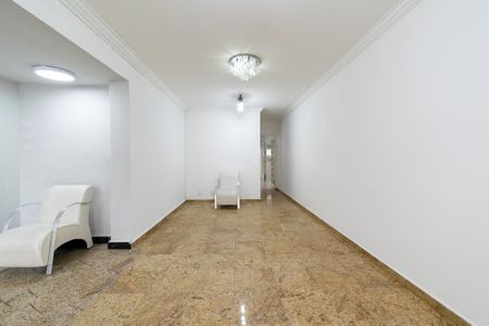 Casa à venda com 190m², 2 quartos e 2 vagasSala