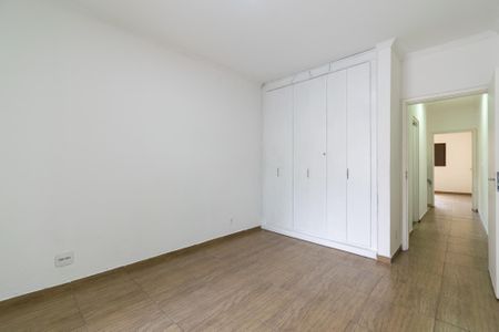 Casa à venda com 190m², 2 quartos e 2 vagasQuarto 1