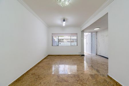 Casa à venda com 190m², 2 quartos e 2 vagasSala