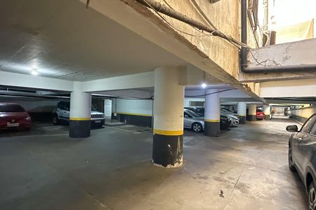 Apartamento à venda com 196m², 4 quartos e 1 vaga Apartamento à venda com 196m², 4 quartos e 1 vagaGaragem