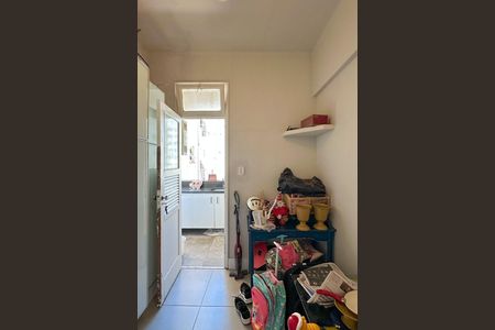 Apartamento à venda com 196m², 4 quartos e 1 vaga Apartamento à venda com 196m², 4 quartos e 1 vagaQuarto de Serviço