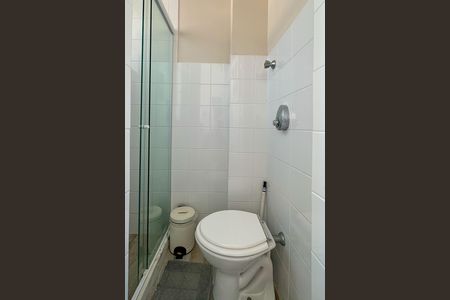 Apartamento à venda com 196m², 4 quartos e 1 vaga Apartamento à venda com 196m², 4 quartos e 1 vagaBanheiro de serviço