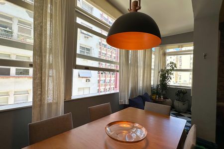 Apartamento à venda com 196m², 4 quartos e 1 vaga Apartamento à venda com 196m², 4 quartos e 1 vagaSala