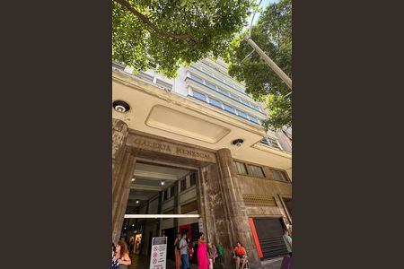 Apartamento à venda com 196m², 4 quartos e 1 vaga Apartamento à venda com 196m², 4 quartos e 1 vagaFachada