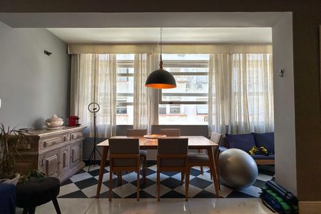 Apartamento à venda com 196m², 4 quartos e 1 vaga Apartamento à venda com 196m², 4 quartos e 1 vagaSala