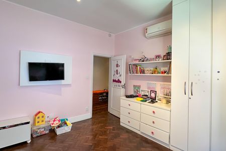 Apartamento à venda com 196m², 4 quartos e 1 vaga Apartamento à venda com 196m², 4 quartos e 1 vagaQuarto 02