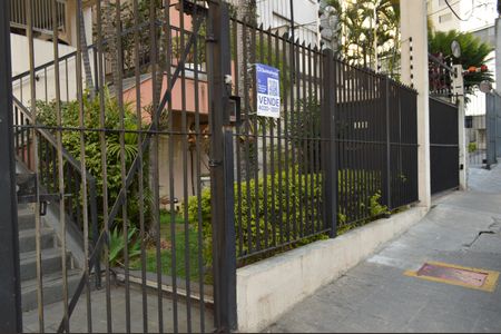 Apartamento à venda com 55m², 2 quartos e 1 vagaFachada + Plaquinha