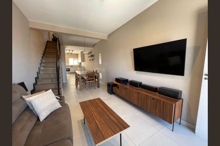 Casa para alugar com 91m², 2 quartos e 1 vaga Casa para alugar com 91m², 2 quartos e 1 vagaSala