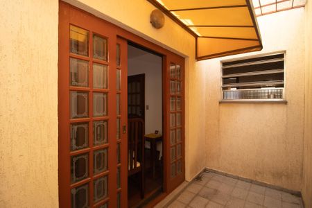 Casa à venda com 250m², 5 quartos e 5 vagasVaranda