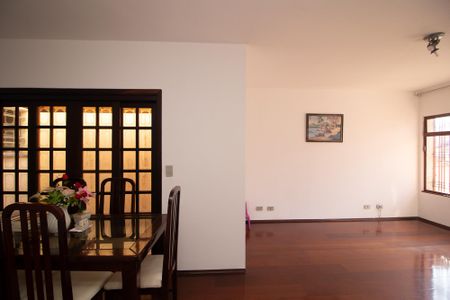 Casa à venda com 250m², 5 quartos e 5 vagasSala