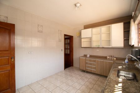 Casa à venda com 250m², 5 quartos e 5 vagasCozinha