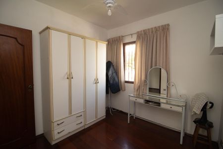 Casa à venda com 250m², 5 quartos e 5 vagasQuarto 2