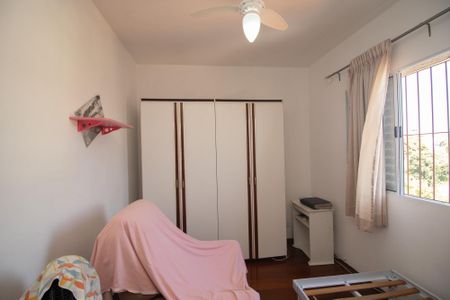 Casa à venda com 250m², 5 quartos e 5 vagasQuarto 3