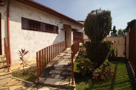 Casa à venda com 250m², 5 quartos e 5 vagasRampa de Acesso